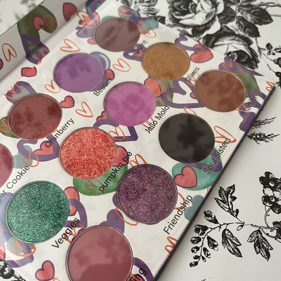 Saints Angels Sinners Friendsgiving eyeshadow palette - Picture 5 of 14